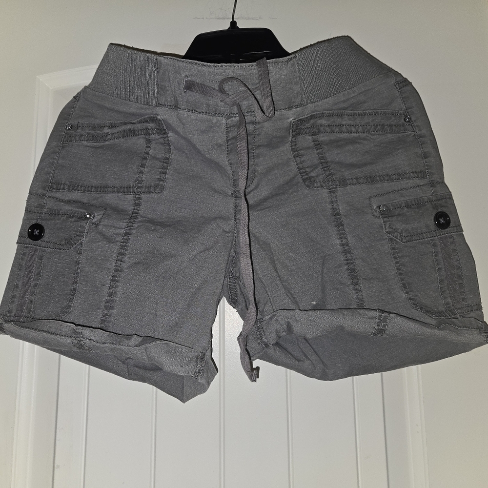Gray Women's Cargo Shorts. NWOT